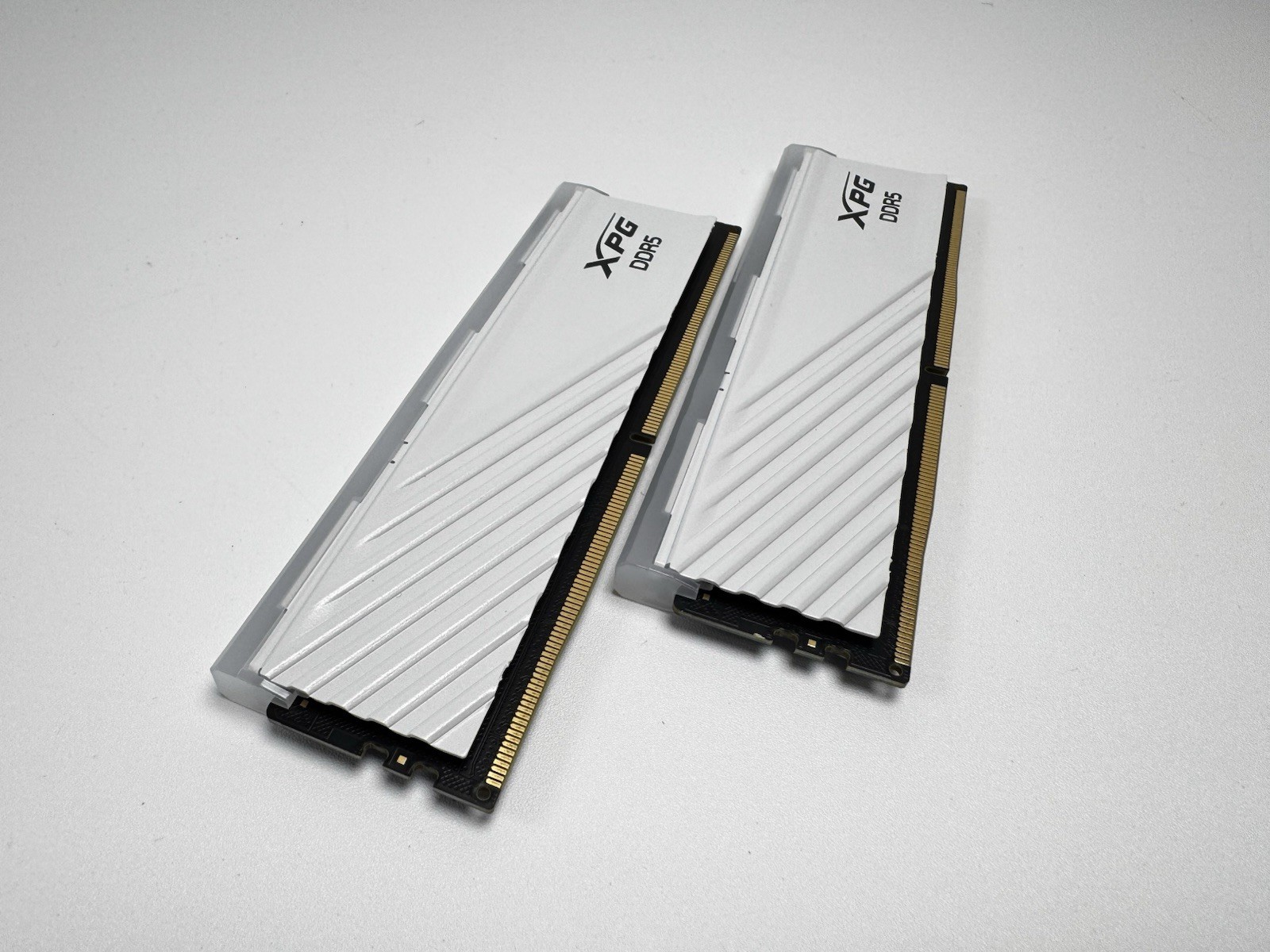 XPG LANCER BLADE RGB 32GB (2 x 16GB) DDR5 6000 UDIMM DESKTOP RAM – WHITE