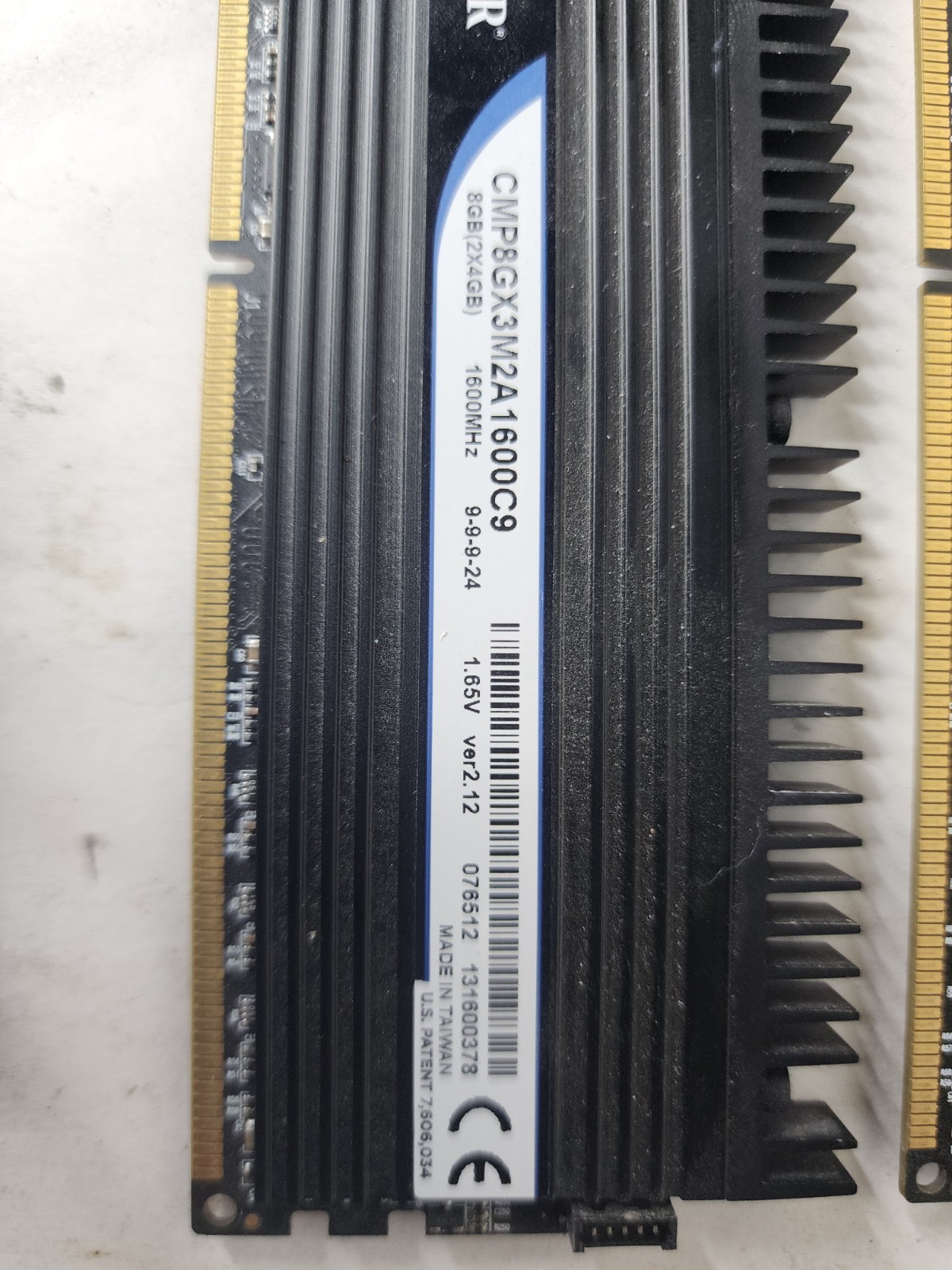 2 Sticks Cosair Dominator CMP8GX3M2A1600C9 8gb(2×4) 1600MHz CL 9-9-9-24