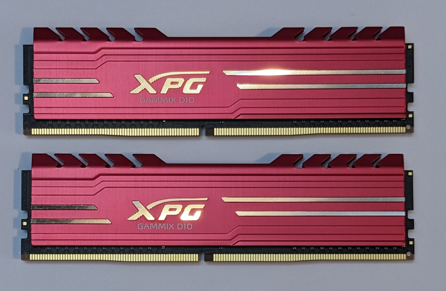 XPG GAMMIX D10 16GB 2x8GB DDR4-3000 AD4U300038G16A-DR10 CL16 Desktop Memory
