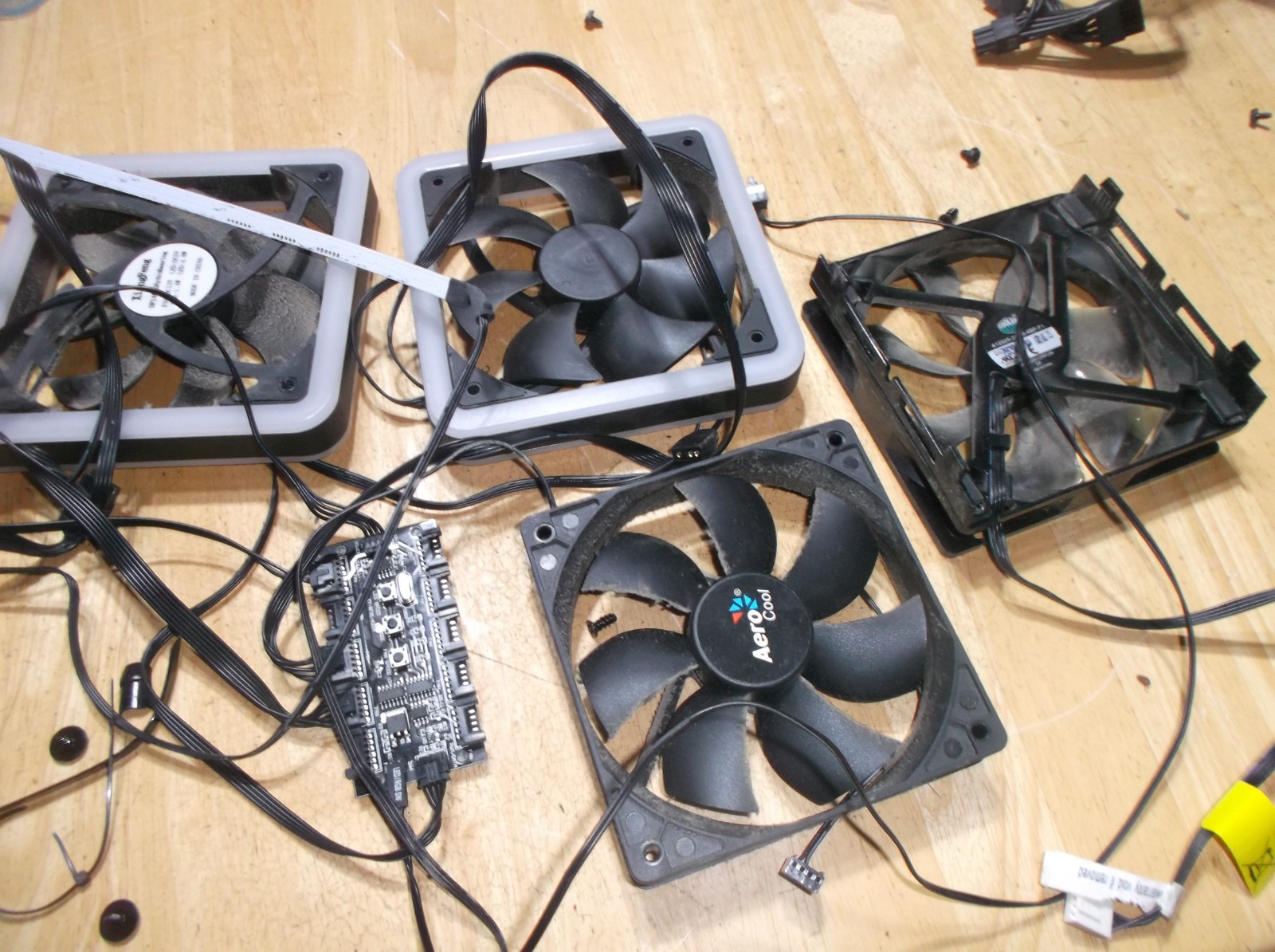 Thermaltake Toughpower GF1 750W Fully Modular Power Supply & LIGHT DISPLAY FANS