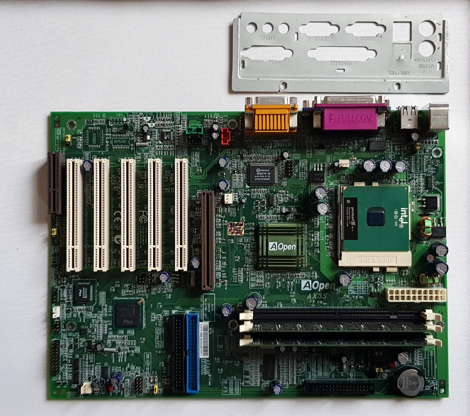 AOpen AX3S motherboard + Pentium III 933Mhz + 512Mb RAM + Retrogaming set