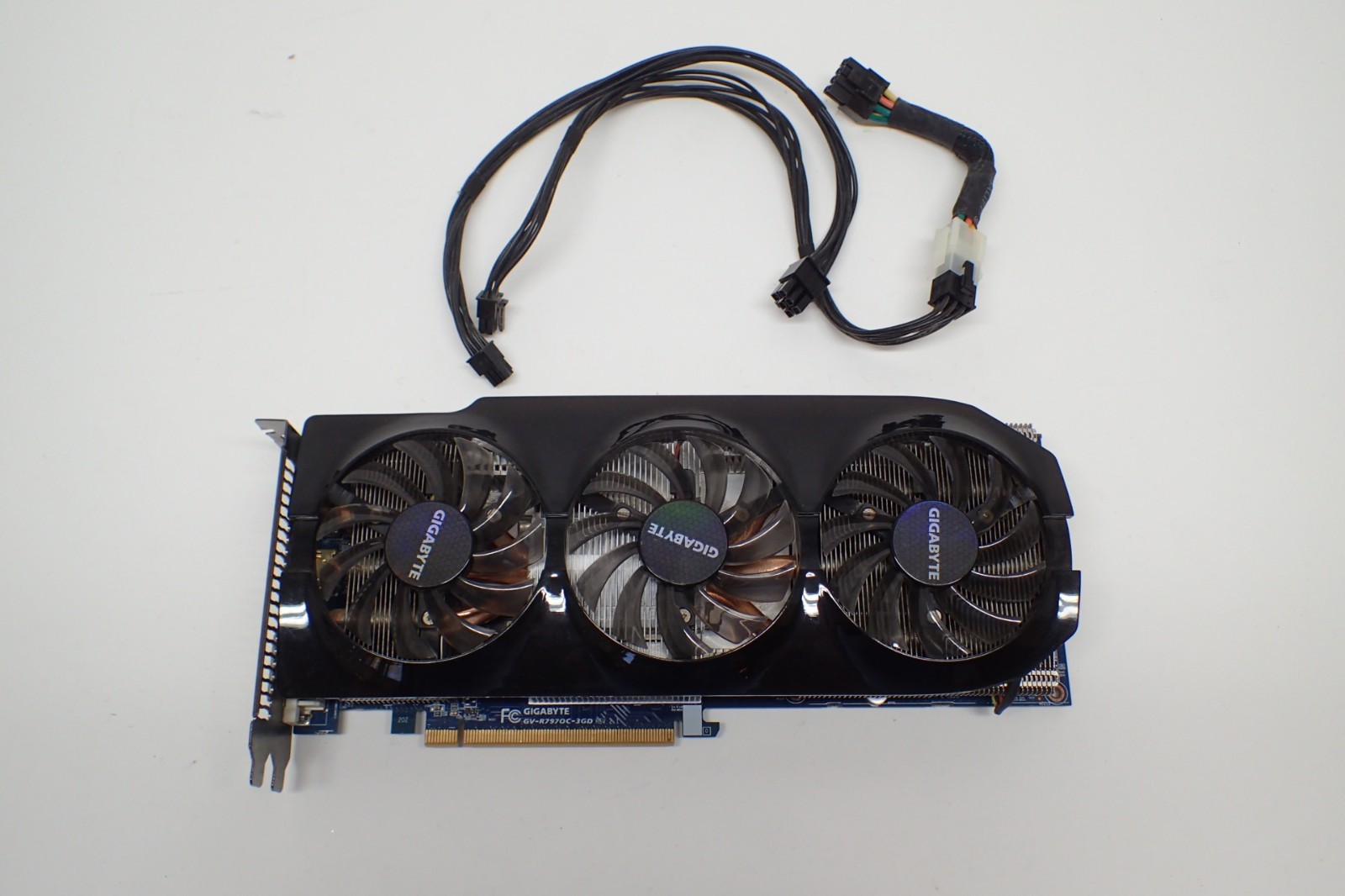 Gigabyte HD 7970 3GB Upgrade Apple MAC PRO 5,1 Flashed for Apple Boot Screen