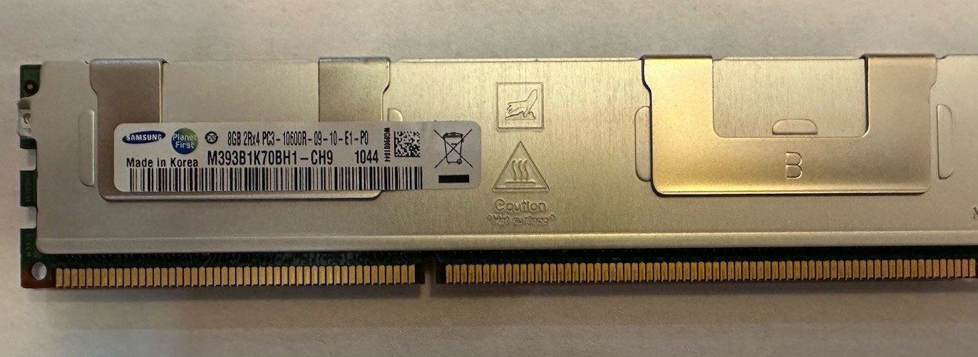 Samsung 8GB PC3-10600R (DDR3-1333 MHz) Server RAM M393B1K70BH1-CH9