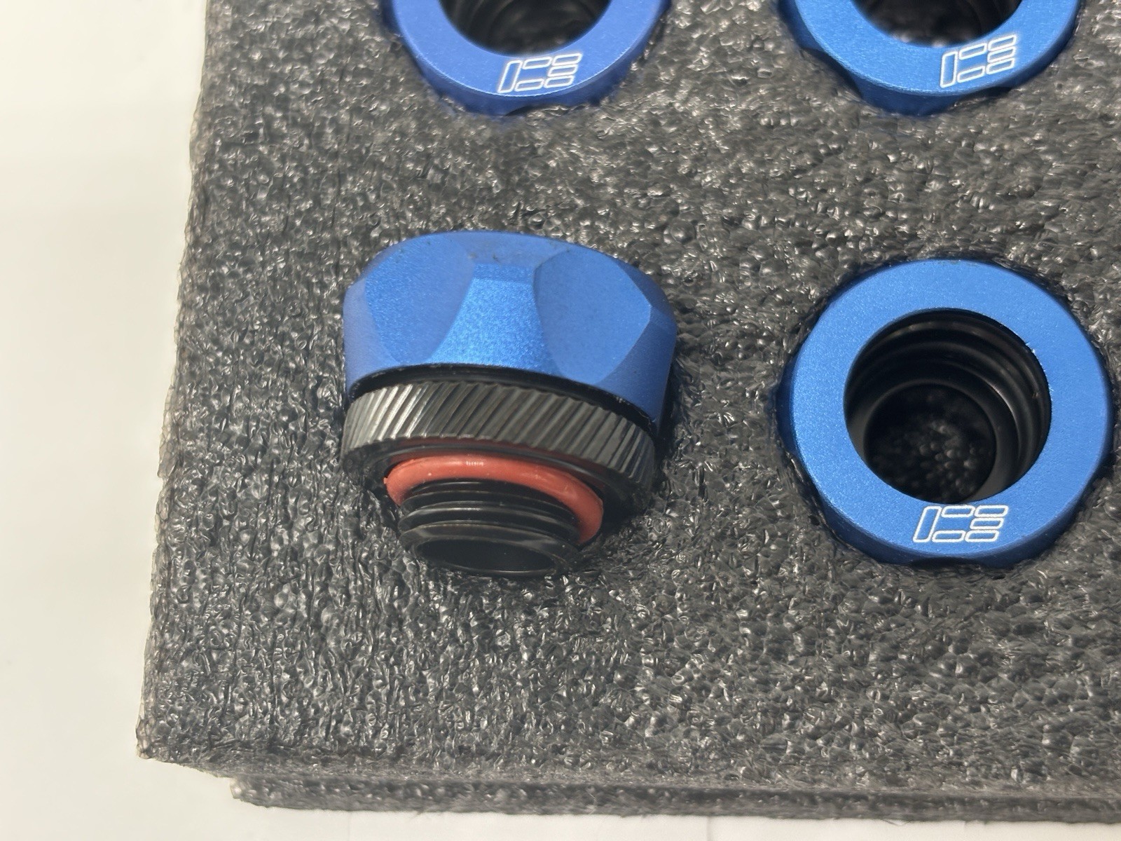 8 Pcs ICE G1/4” D14 PC Liquid Solid-Tube Fittings -BLUE