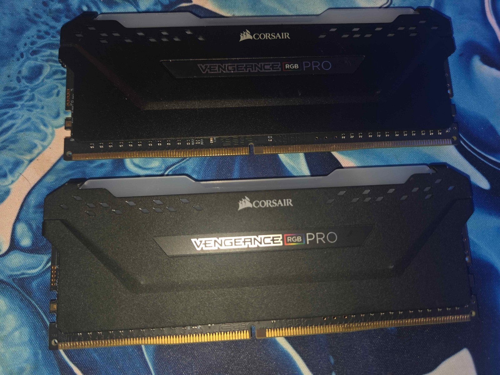 Corsair CMW16GX4M2C3200C16 3200 MHz RGB 16GB DDR4 SDRAM – Black