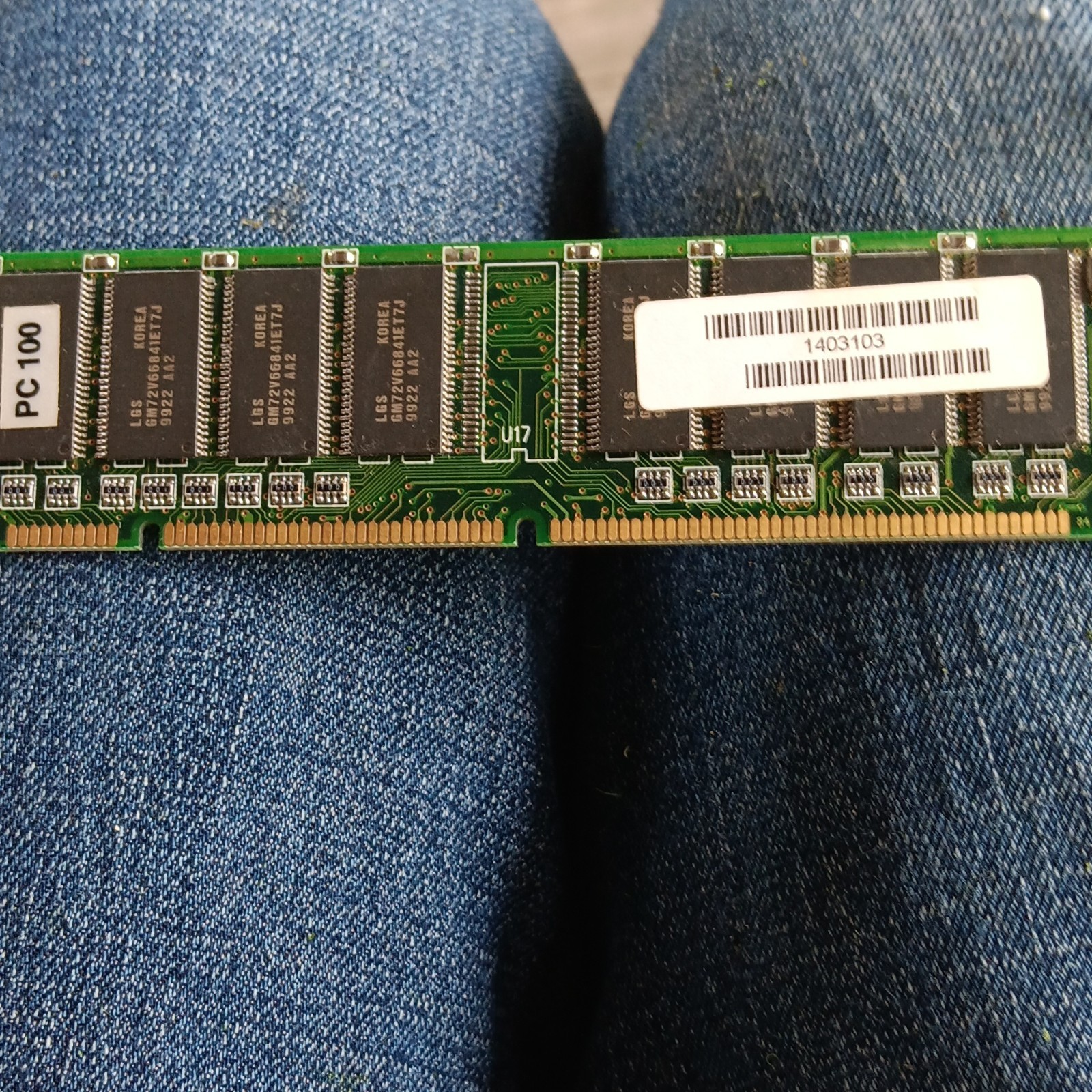 LG SDRAM DIMM PC-100 168-Pin 256MB Memory Module GM72V66841ET7J