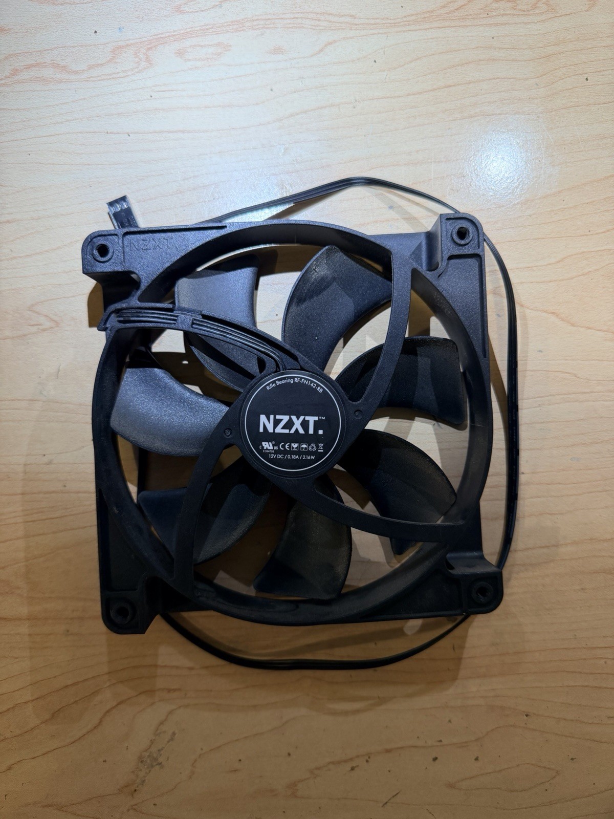 NZXT Rifle Bearing RF-AF12C-RB 12VDC Quiet Airflow 120mm Case Fan 3pin 1500 RPM