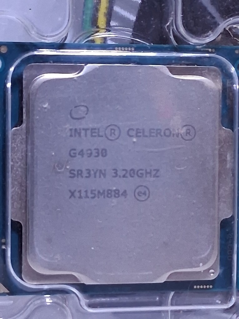 Intel Celeron G4930 3.2GHz LGA1151 CPU + Intel Cooler E97379-003 Combo