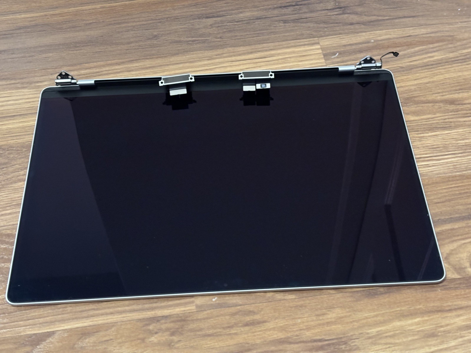 MacBook Pro 16″ A2991 – 2023 EMC 8103 LCD Screen Display Replacement A Grade