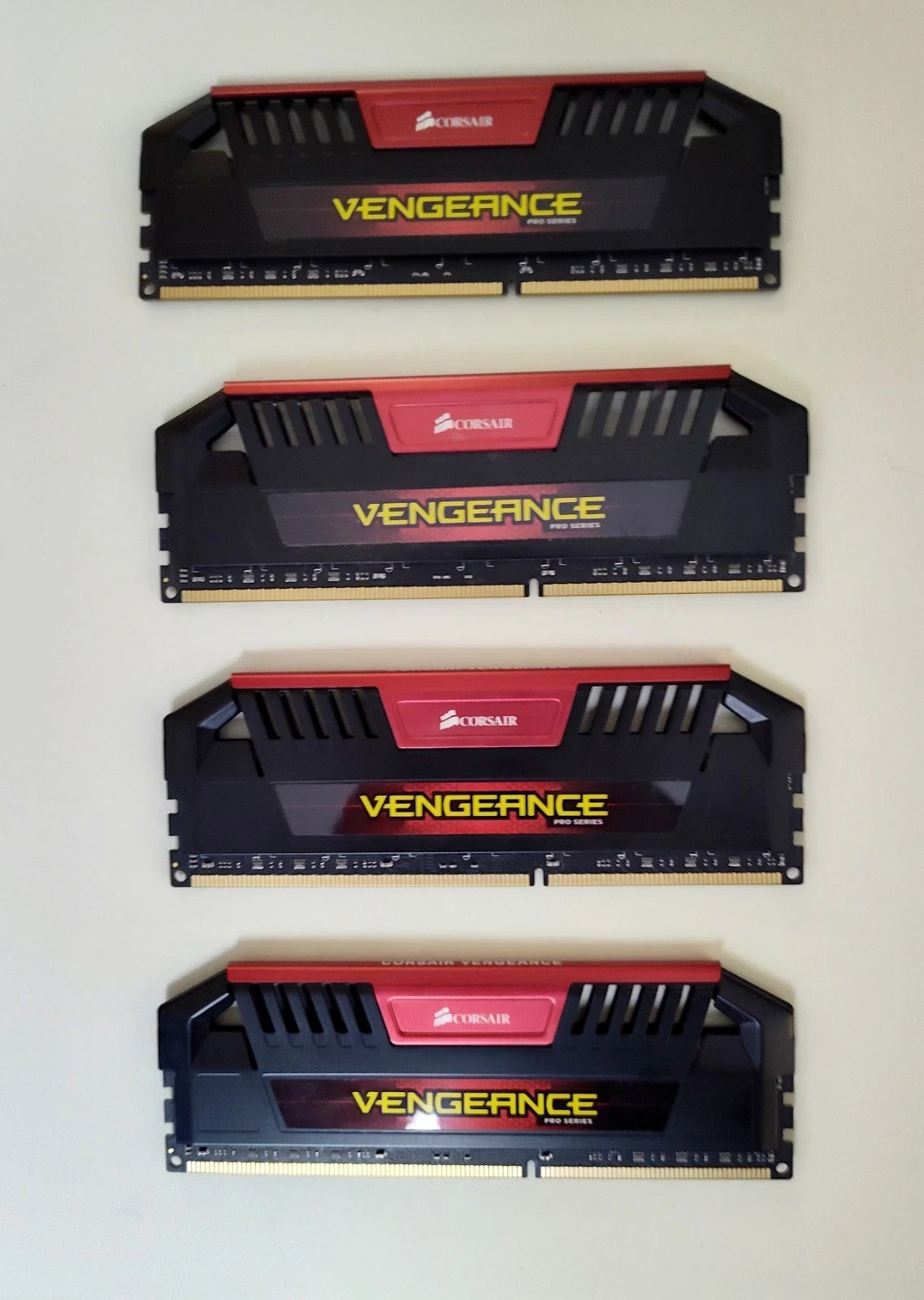 Corsair Vengeance Pro 32GB (4 x 8GB) DDR3 1600 MHz RAM / Memory