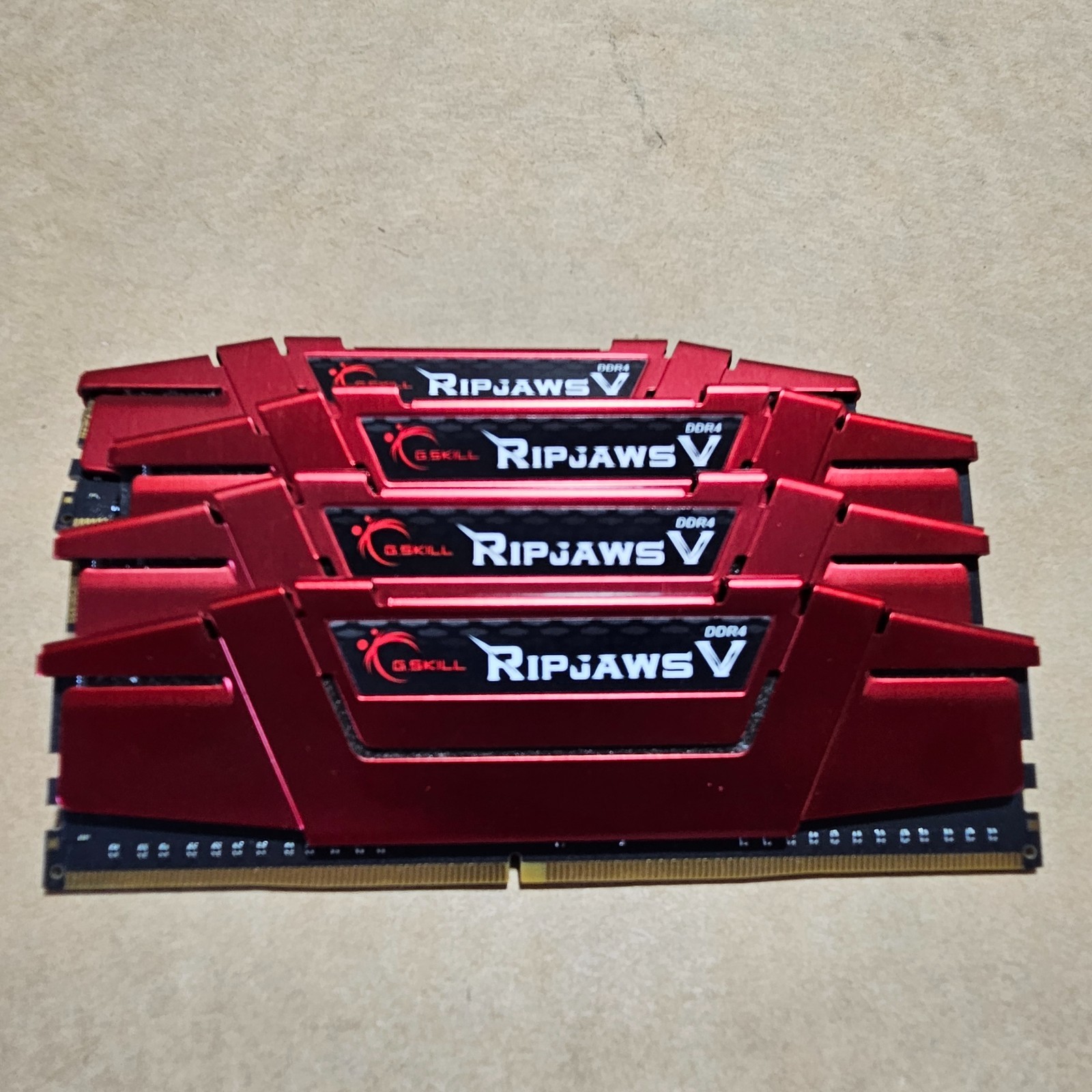 G.Skill RipJaws V 16GB (4x4GB) RAM DDR4-2400 F4-2400C15D-8GVR 16GB