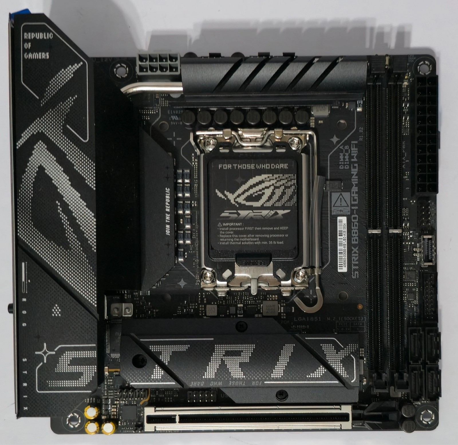 ASUS ROG STRIX B860I GAMING WIFI Mini ITX LGA1851 DDR5 WiFi 7 *No WiFi Antenna*