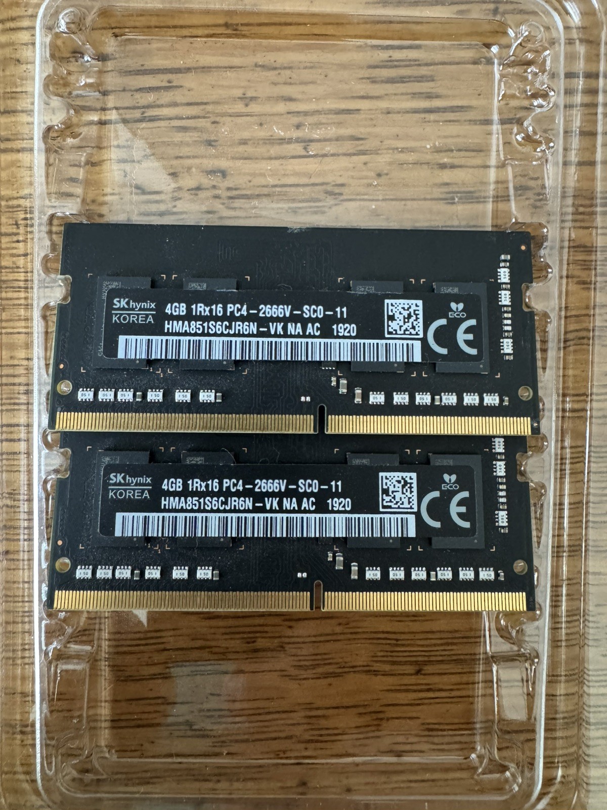 (2) SK hynix 4GB 1Rx16 PC4-2666V-SCO-11 HMA851S6CJR6N -VK Laptop RAM – iMac Orig