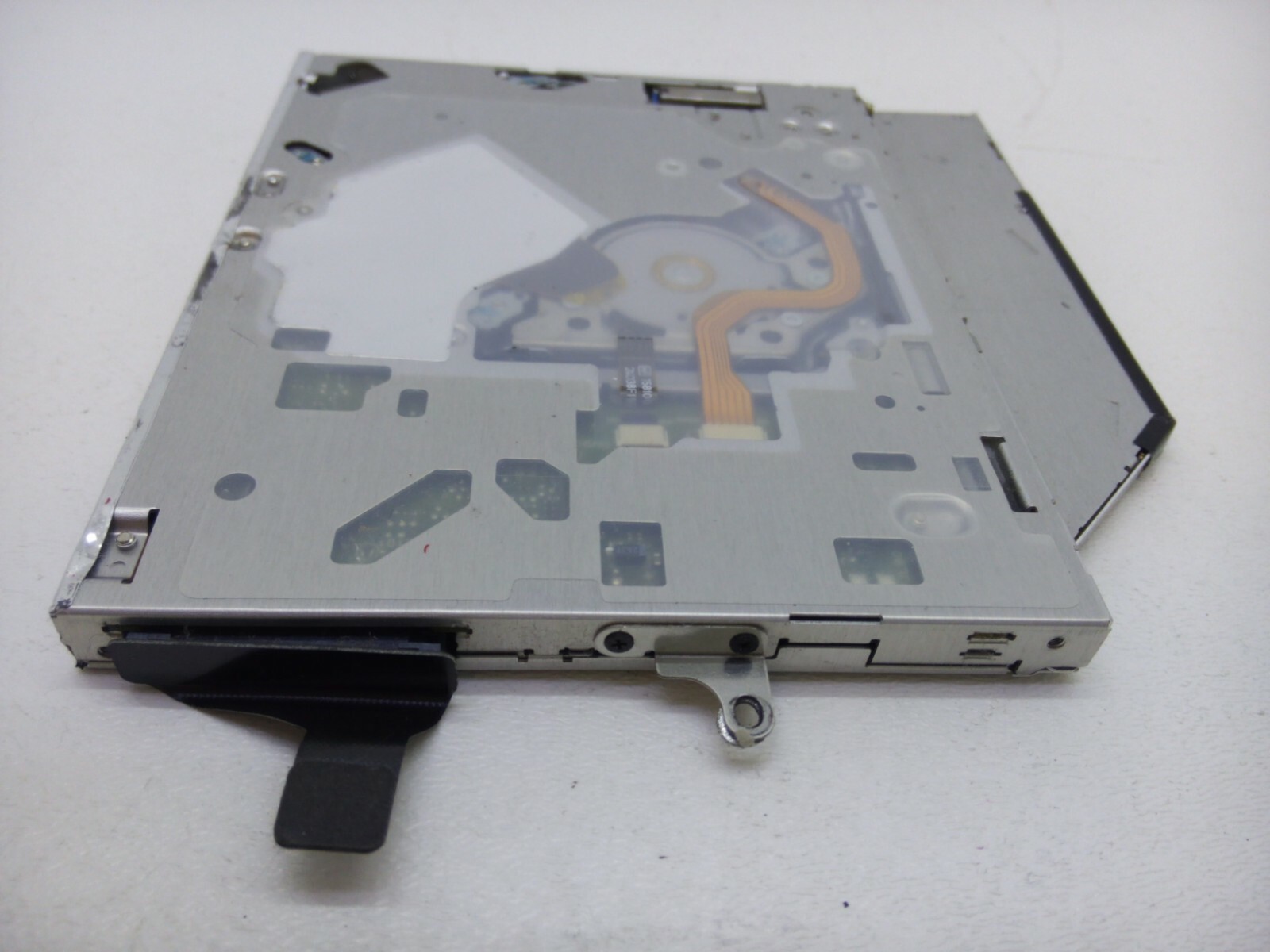 White Macbook A1342 13″ MC516LL/A 2010 678-0593A 821-0874-A DV/DCD Rewritable 53