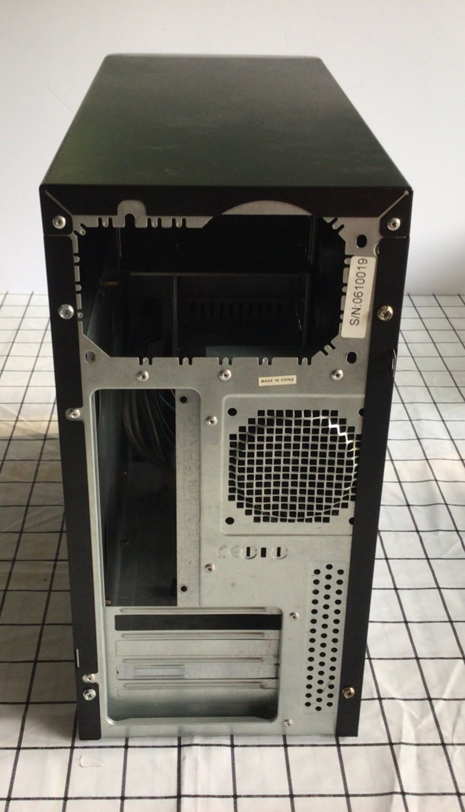 Unbranded Black/Silver Micro ATX Retro Desktop PC Computer Case – good condition