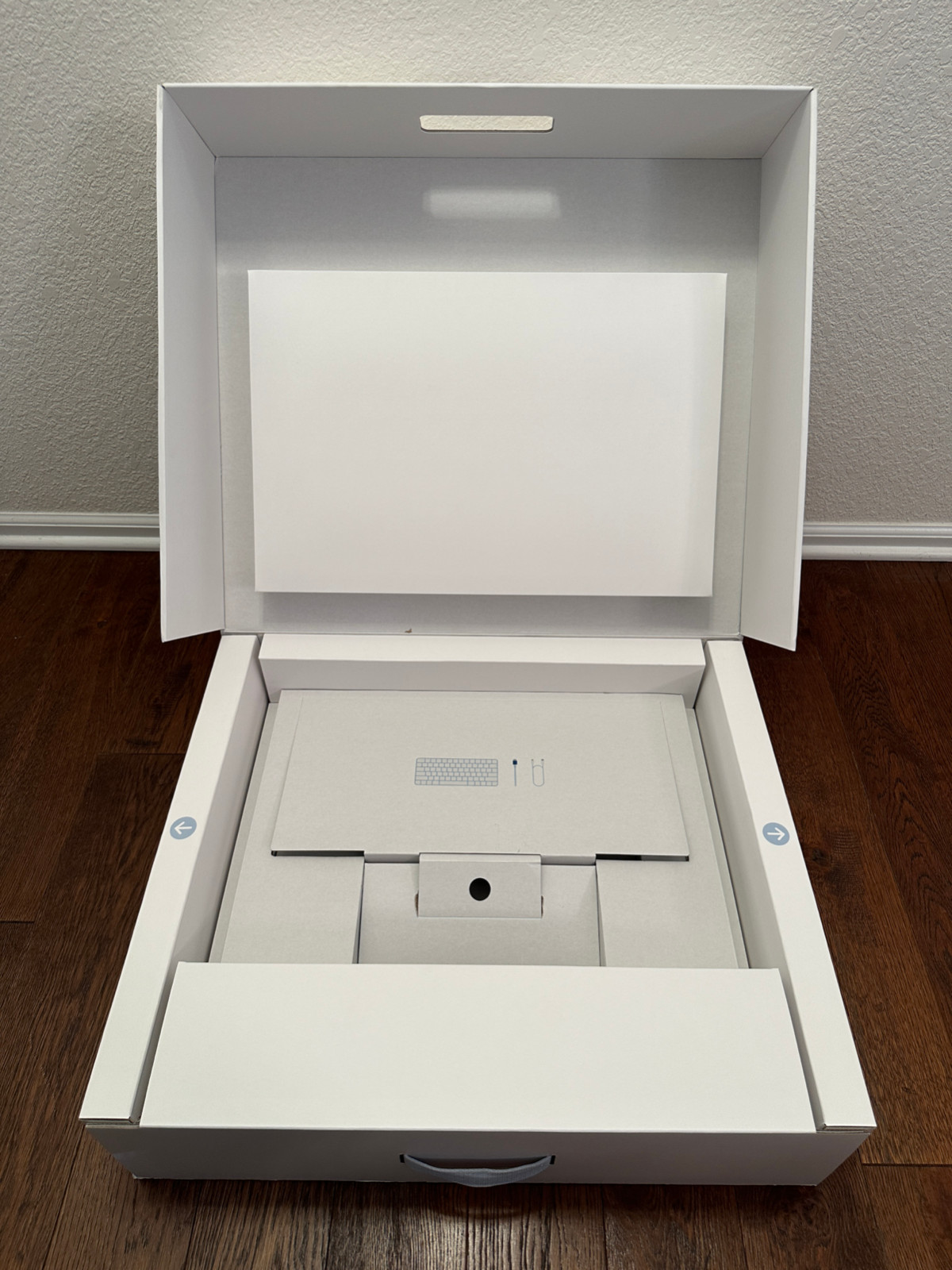 Apple iMac 24″ Blue M1 2021 A2439 MJV93LL/A – Empty Retail Box Only!