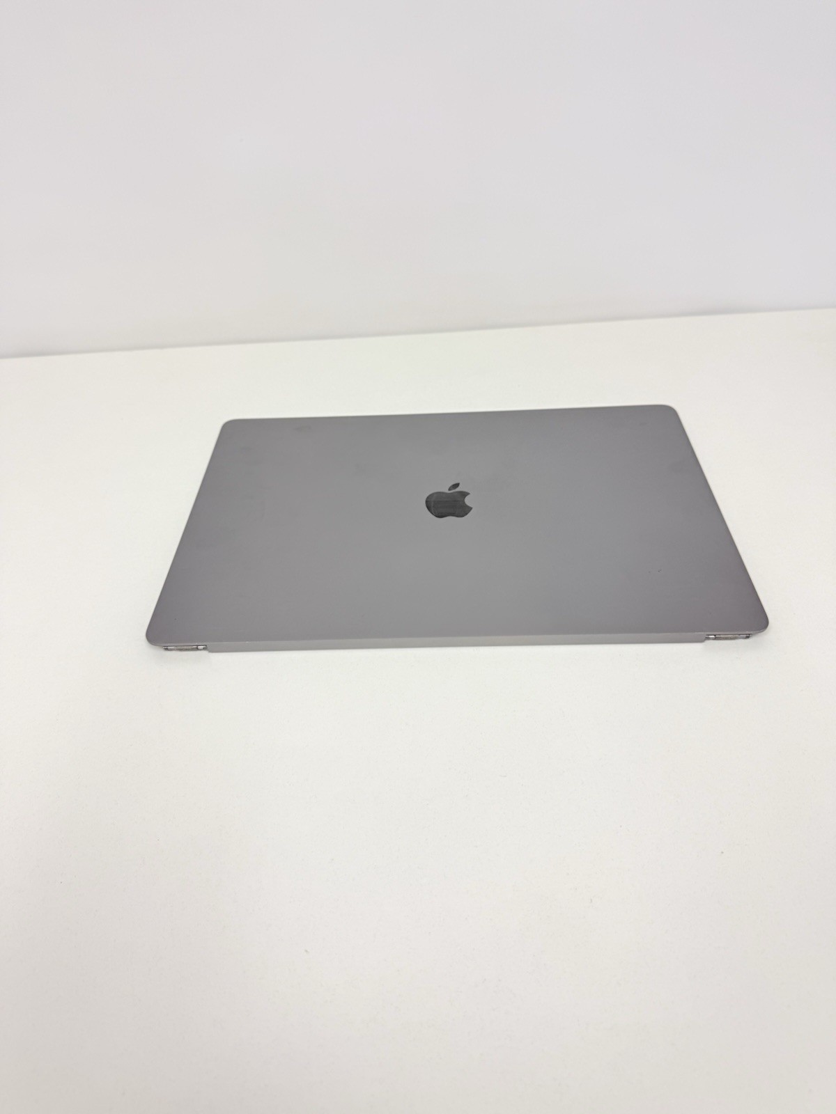 Geniune Apple LCD Screen Assembly MacBook Pro 15 A1990 2018 2019 GRAY