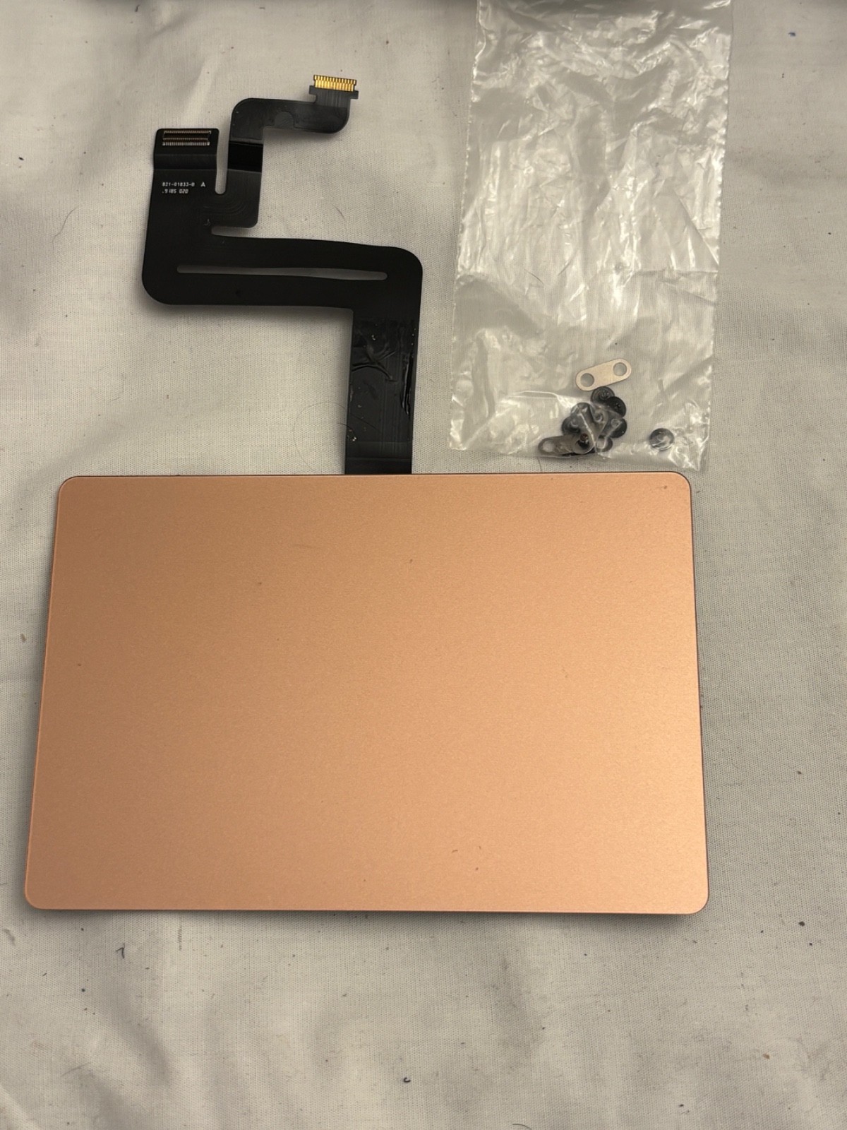 Apple MacBook Air 13″ A1932 Trackpad Touchpad w/ Cable Gold Genuine Part