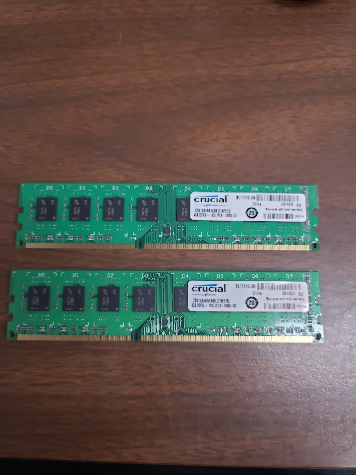 Crucial PC3-12800 (DDR3-1600) 4 GB DIMM 1600 MHz PC3-12800 DDR3 SDRAM Memory…