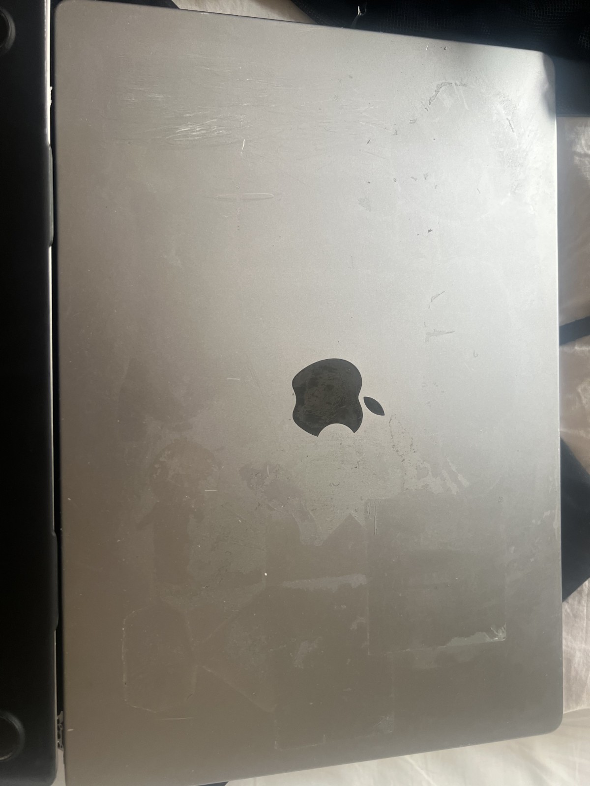 macbook pro bildschirm pro 16 silver MACBOOK PRO 16″ M1 PRO 16GB