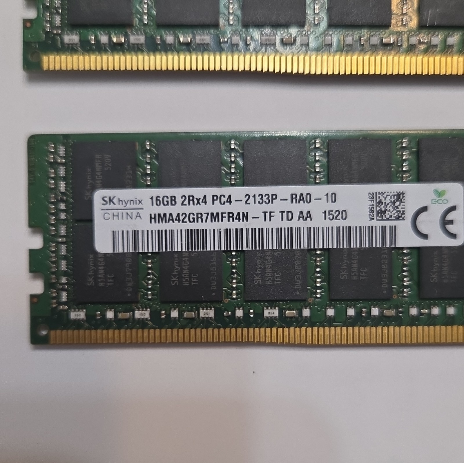 SK hynix 8x16GB (128GB) DDR4 PC4-2133P ECC Reg 288-Pin DIMM HMA42GR7MFR4N-TF