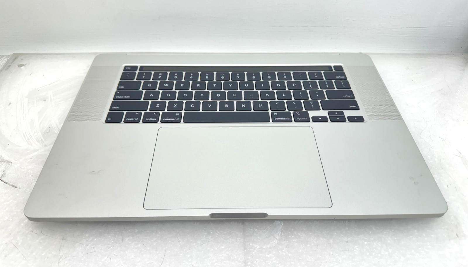 Genuine Apple MacBook Pro 16″ A2141 2019 Top Case Palmrest US Keyboard Battery
