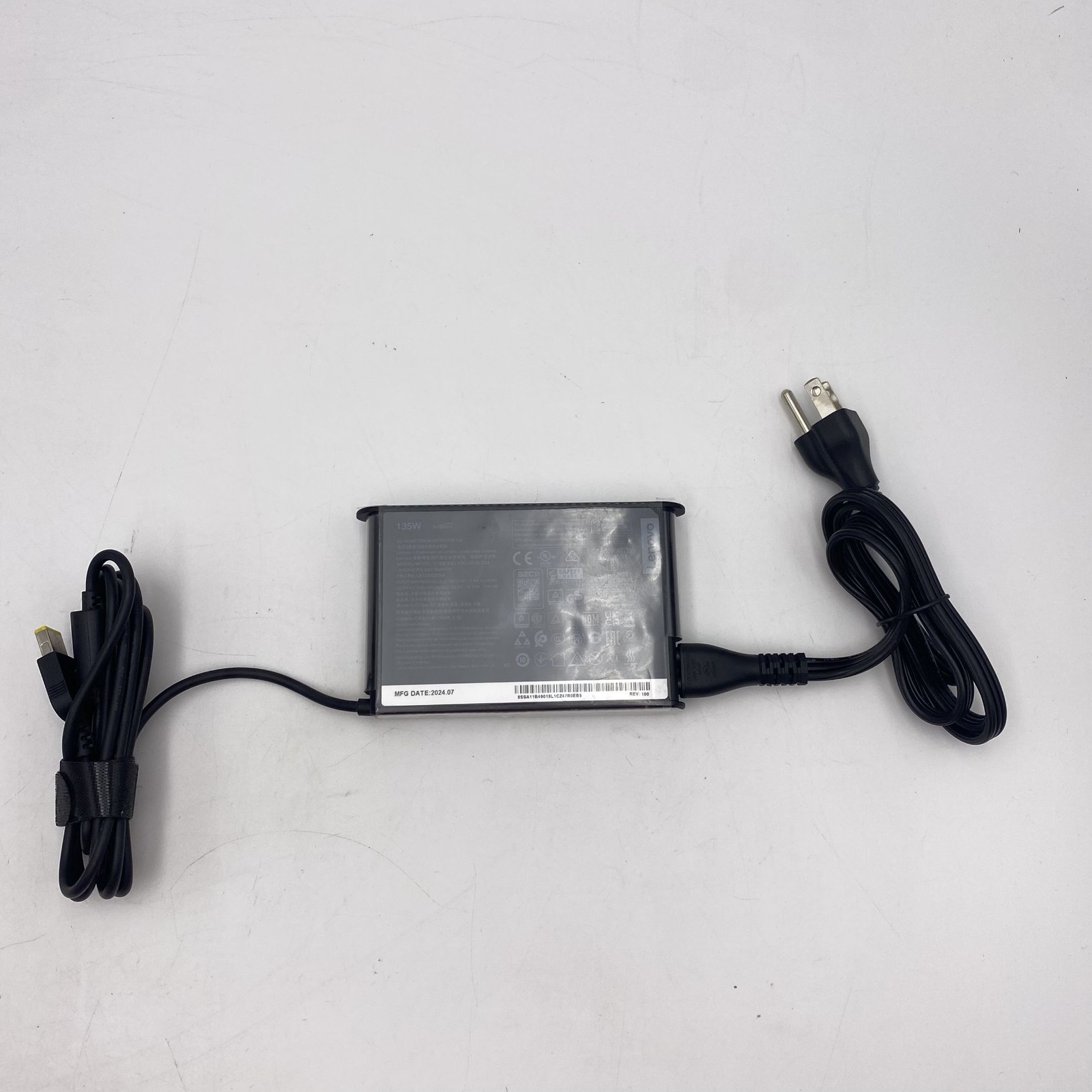 Lenovo AC_ADAPTER, Rectangle, 135W, 3P, Black, 5A10V03265 5A10V03264