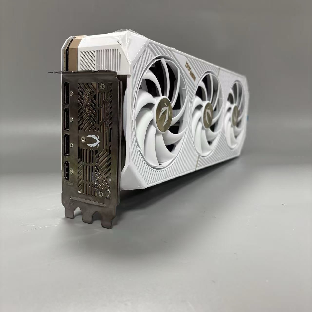 Zotac RTX 5090 Solid White GPU (No Core & VRAM, with Box and PCB)