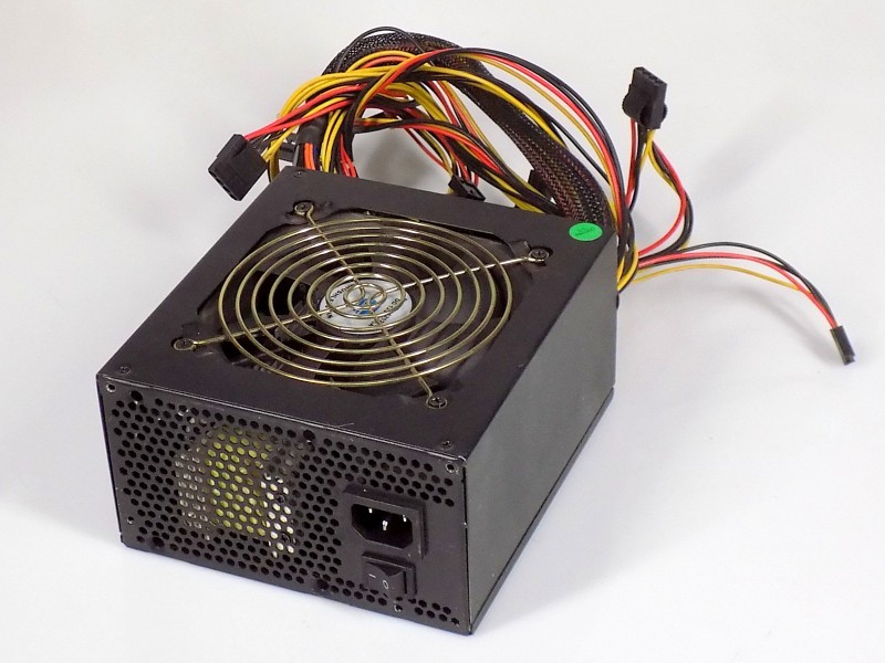 ATX Power Supply PSU with 24-Pin (20+4), 6x 4-Pin Molex, Floppy, SATA, PCI-E