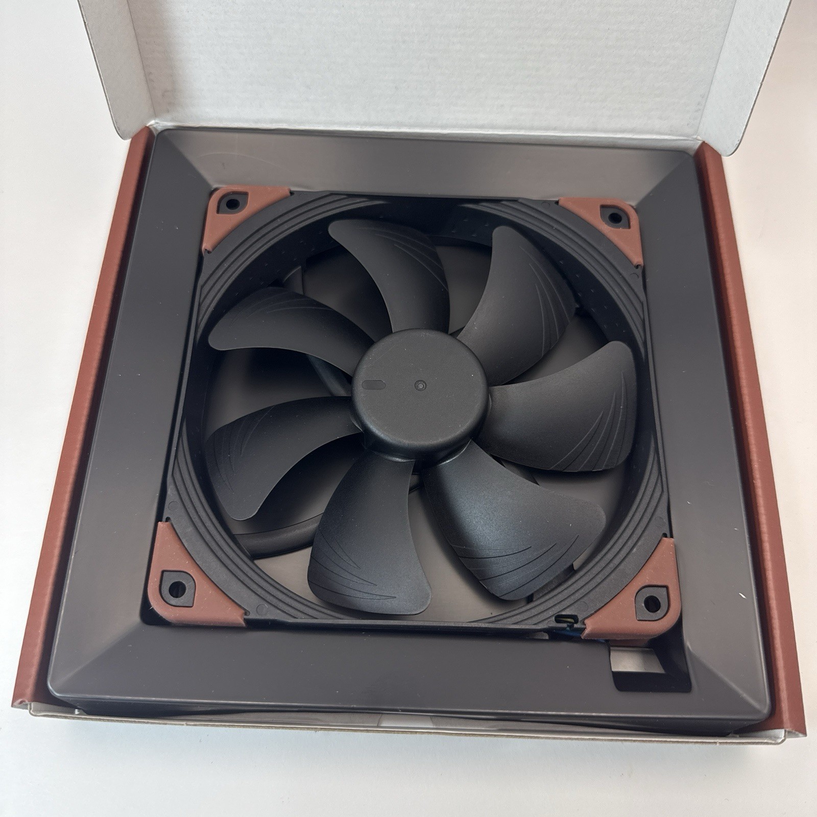 NF-A14 iPPC-2000 PWM, Industrial Cooling Fan, 4-Pin, 3000 RPM (140mm, Black)