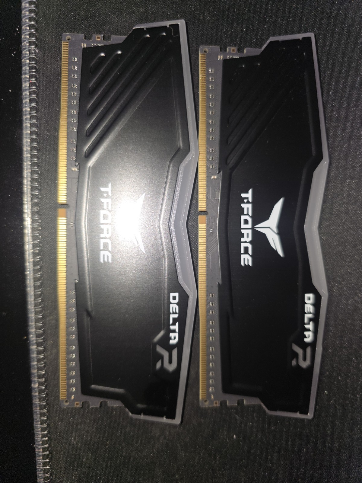 TEAMGROUP T-Force Delta RGB DDR4 32GB (2x16GB) 3200MHz (PC4-25600) CL16