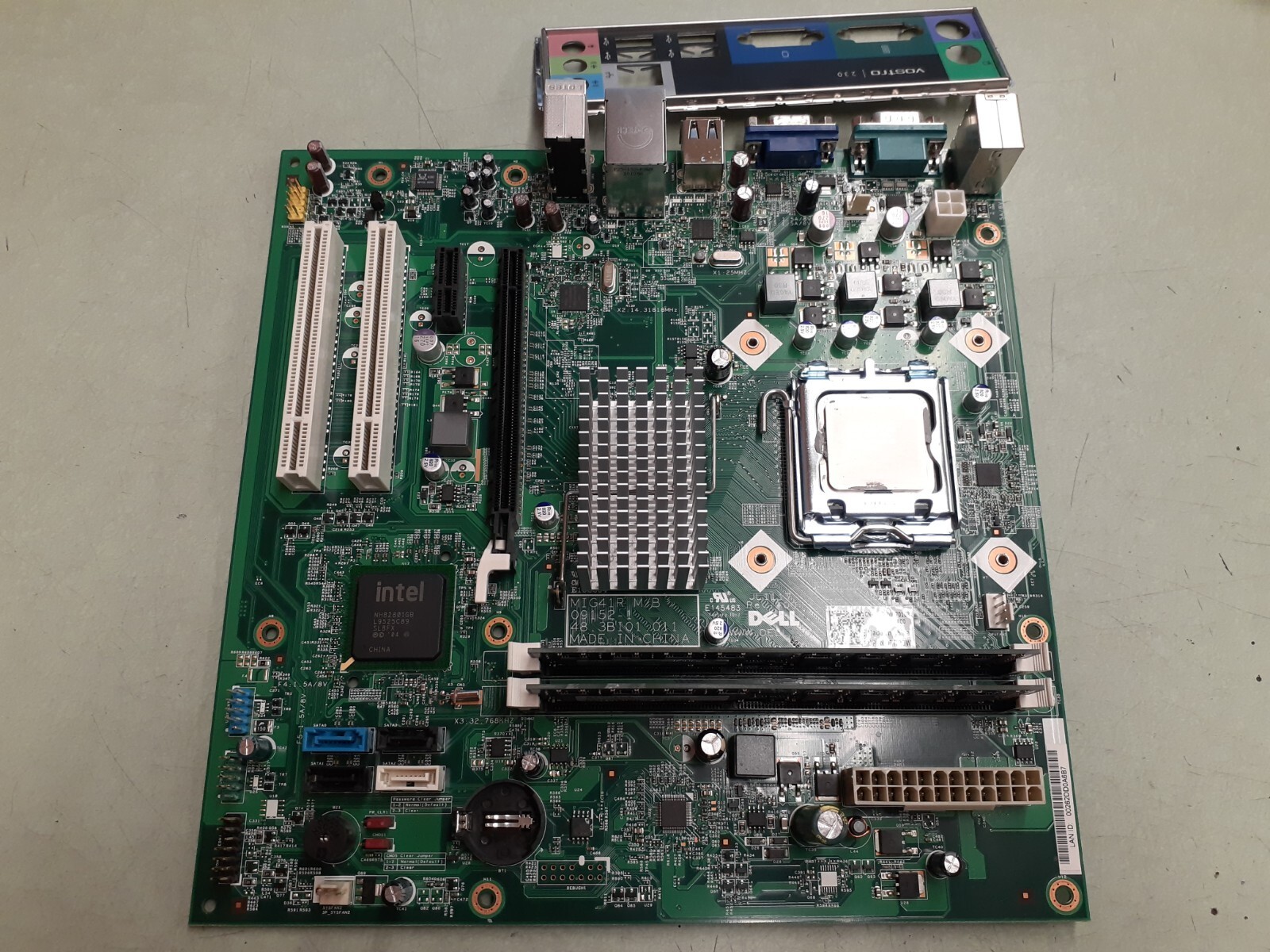 DELL 07N90W 7N90W Rev: A00 Motherboard / SLGTE / 2x1GB + I/O Shield