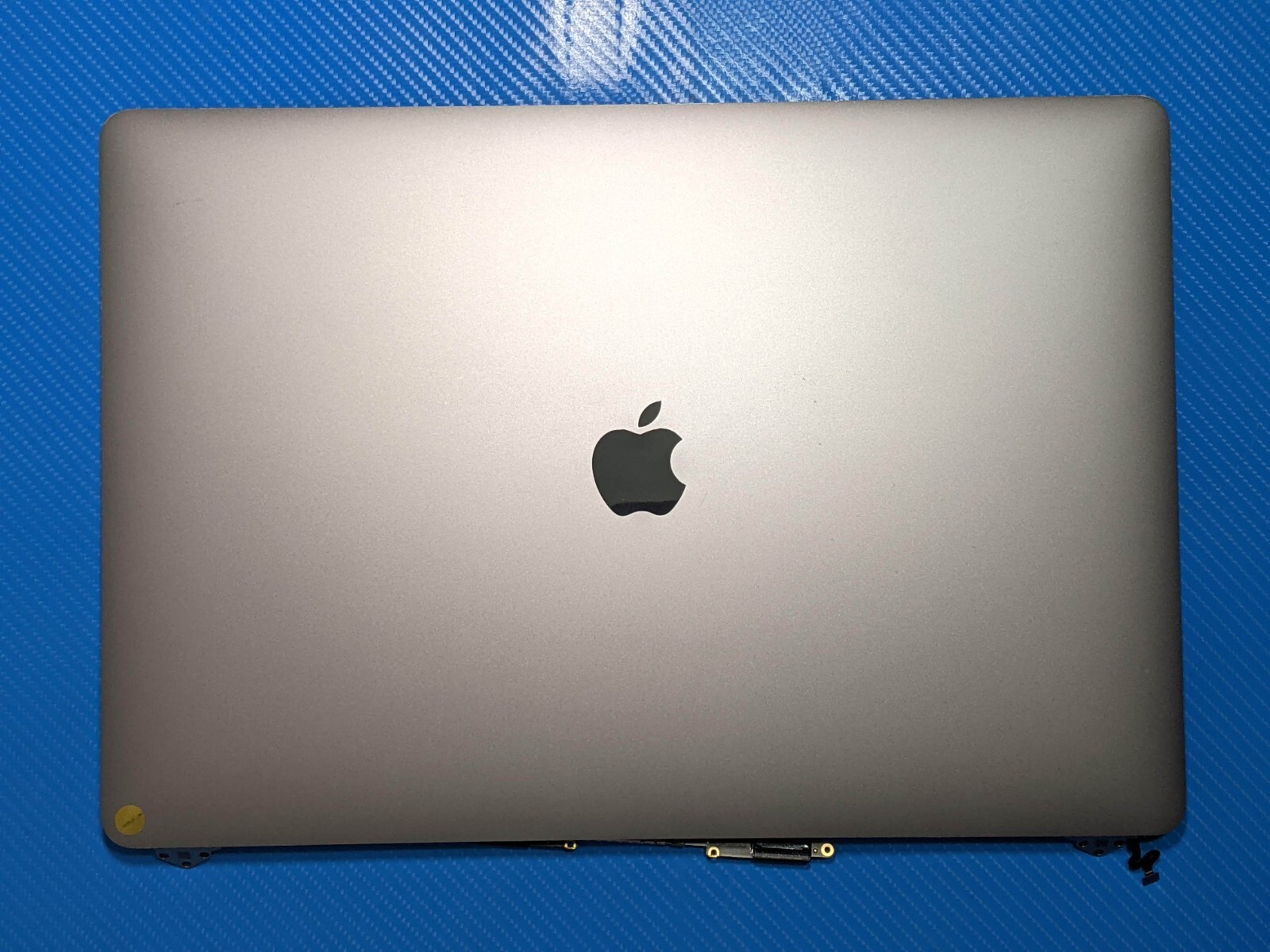 MacBook Pro A2141 16″ Late 2019 MVVL2LL LCD Screen Assembly Gray 661-14200