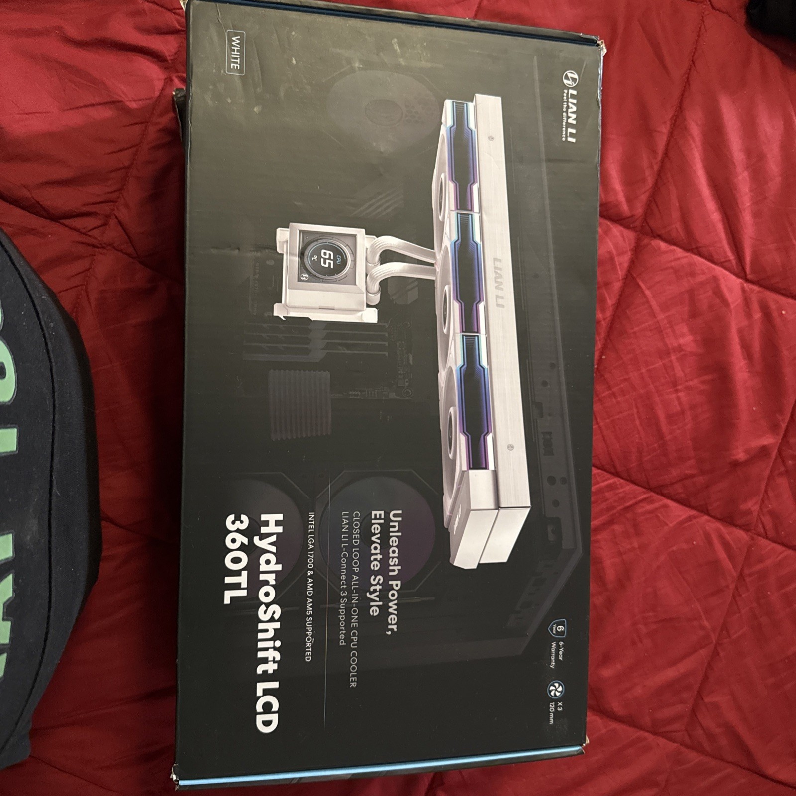 Lian Li Hydroshift 360 AIO Water Cooler with LCD Display 1
