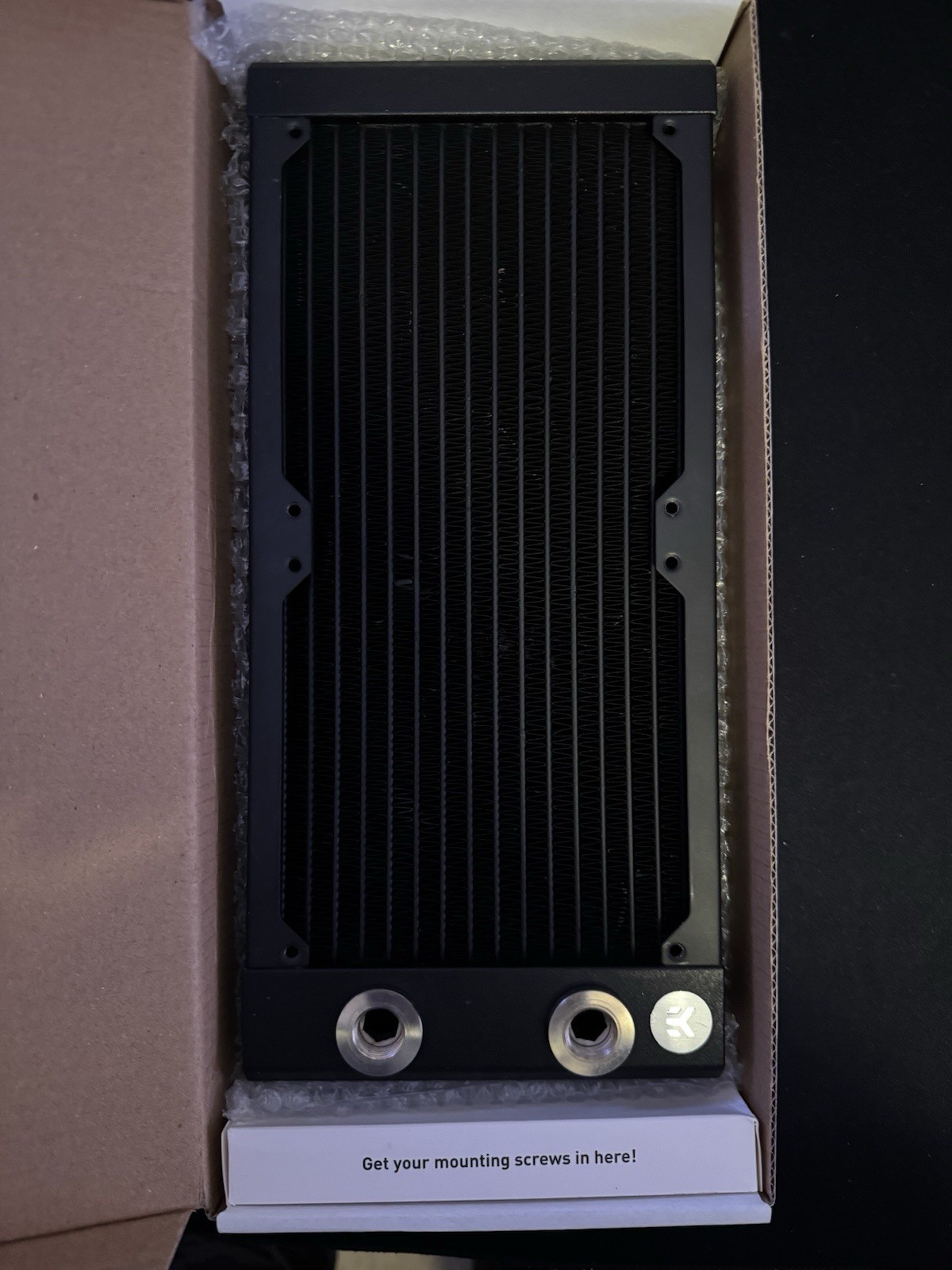 EK Quantum Surface S240 – Black (240mm Radiator)