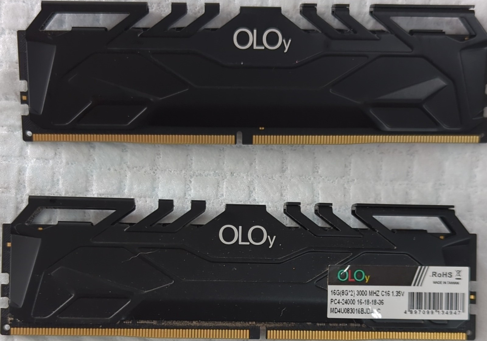 OLOy DDR4 SDRAM DIMM 16GB PC4-24000 288-Pin RAM MD4U083016BJDA C
