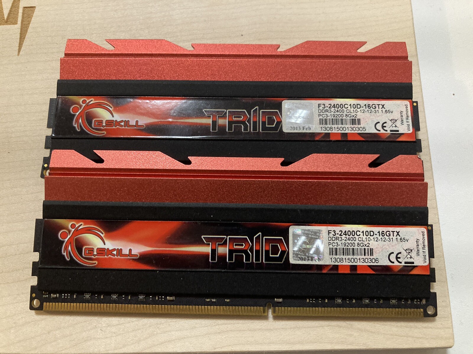 2 G. SKILL F3-2400C10D-16GTX (2x 8GB, PC3-19200 (DDR3-2400), DDR3, Trident