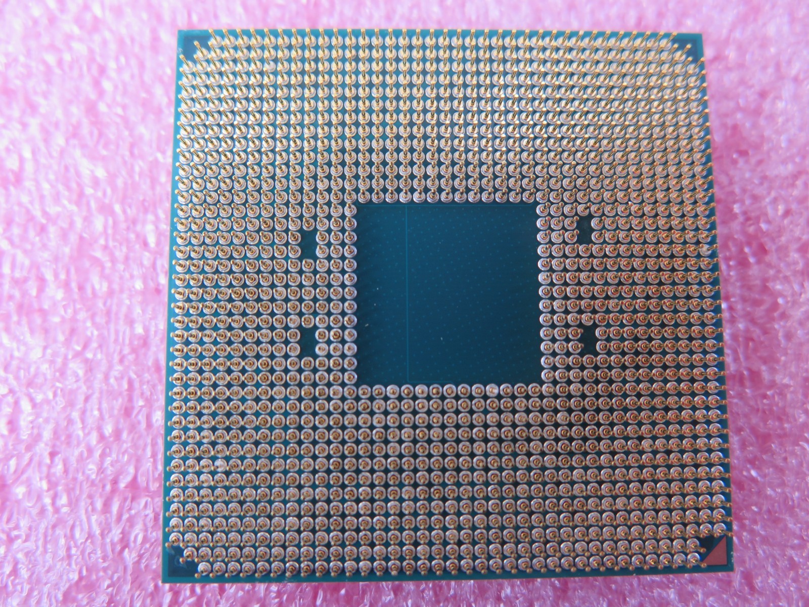 AMD Ryzen 9 3900X Desktop CPU Processor AM4 12-cores 24-Thread 100-000000023