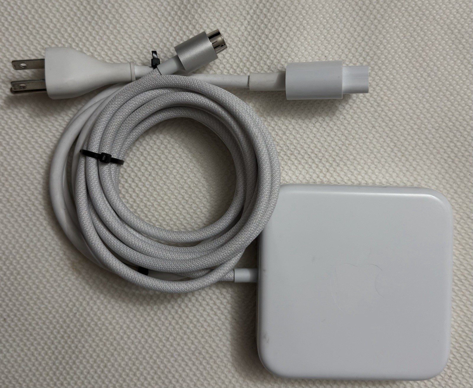 Genuine 143 Watts iMac 24″ Power Adapter Silver (white) Slightly Used